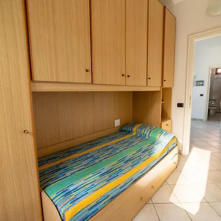 Апартаменты La Gabbiana *